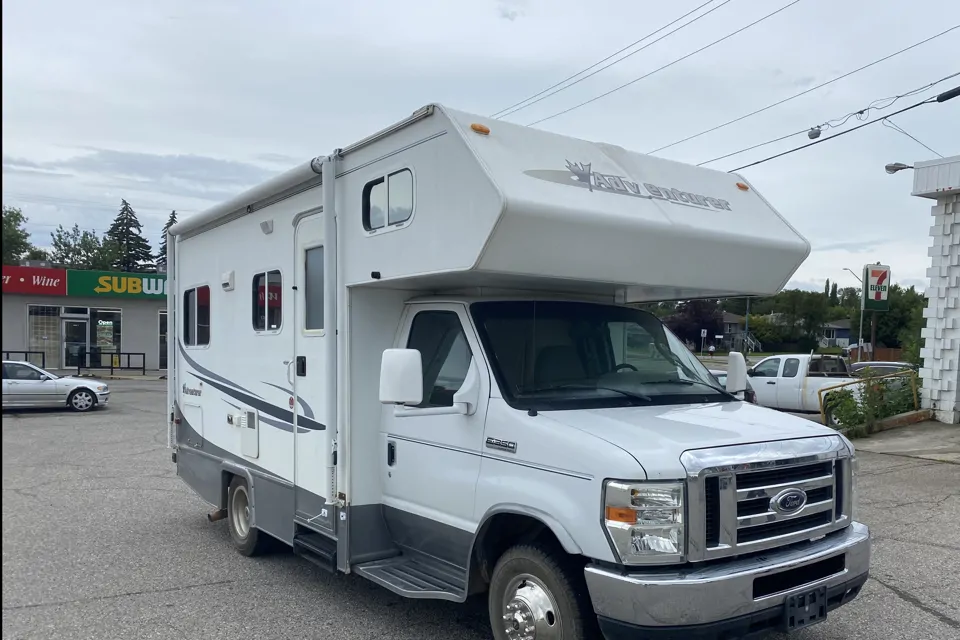 2008 Adventurer 200WR - Calgary RV Rental