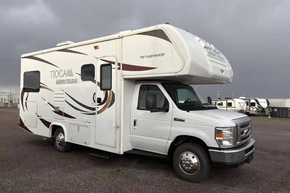 2016 Fleetwood Tioga Montara - Calgary RV Rental
