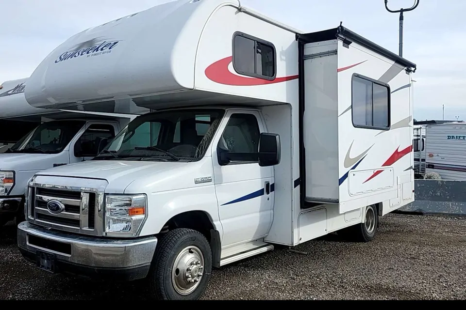 2017 Forest River Sunseeker - Calgary RV Rental